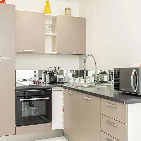 Beautiful Two Bedroom Near Croisette 公寓