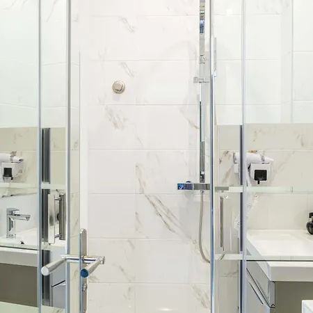 Beautiful Two Bedroom Near Croisette